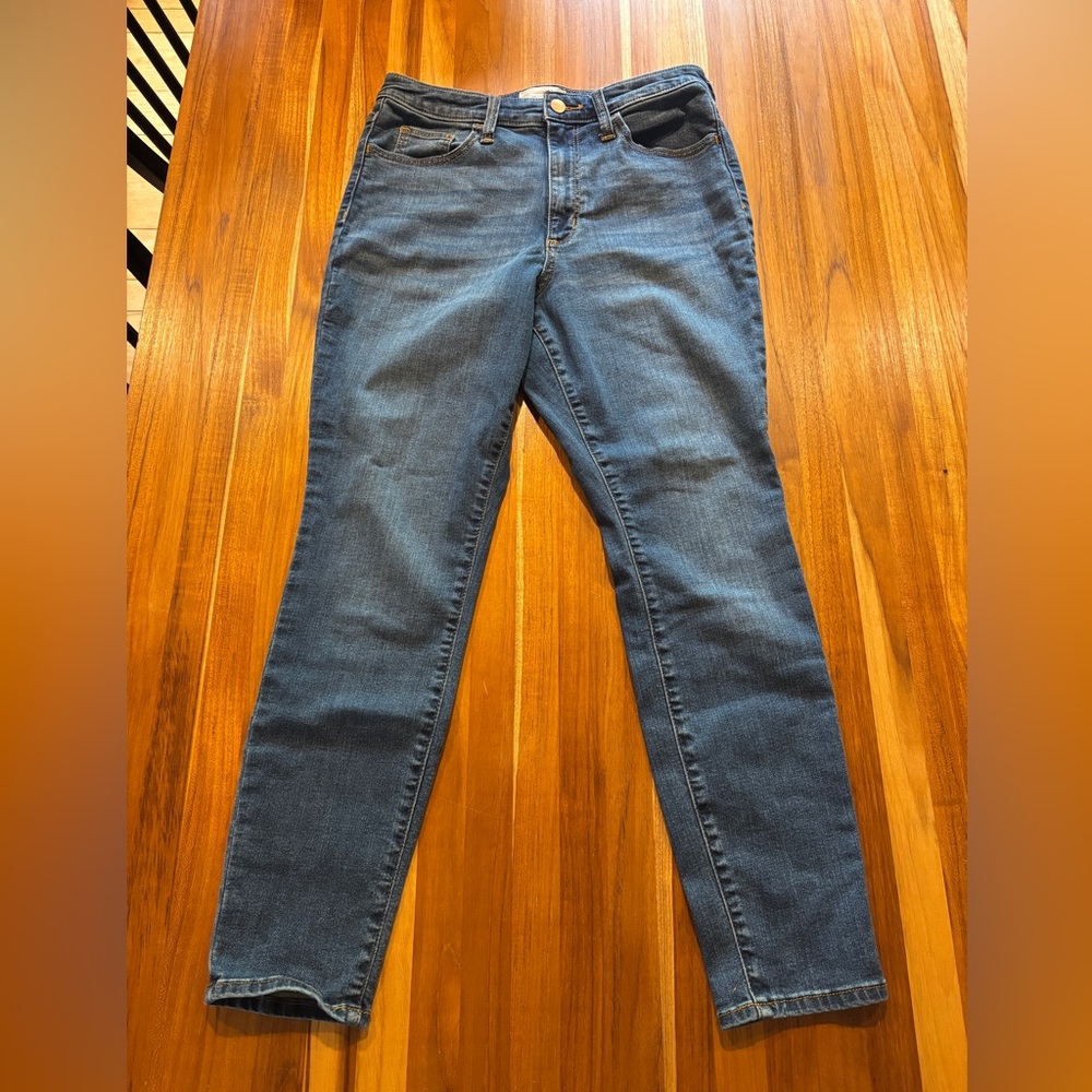 Universal Thread High Rise Blue Jeans